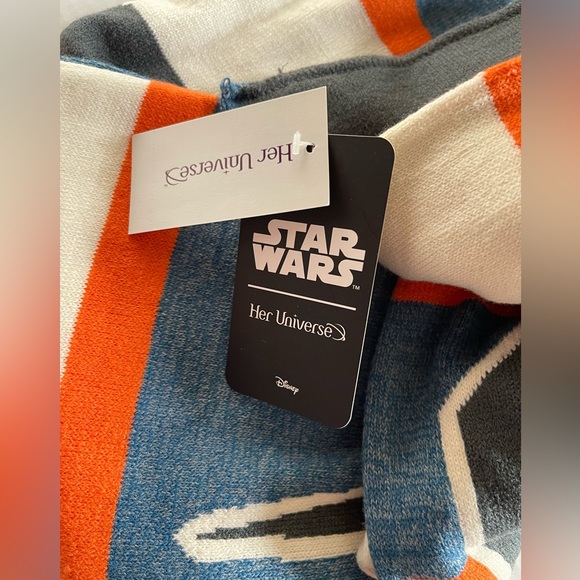 NWT Star Wars Ahsoka Tano Striped Scarf Her Universe The Clone Wars Disney - Picture 4 of 7